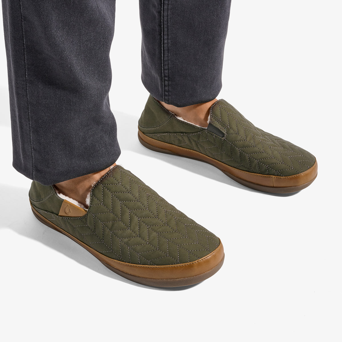 OluKai Hanohano Men’s Waxed Canvas Slippers - Men
