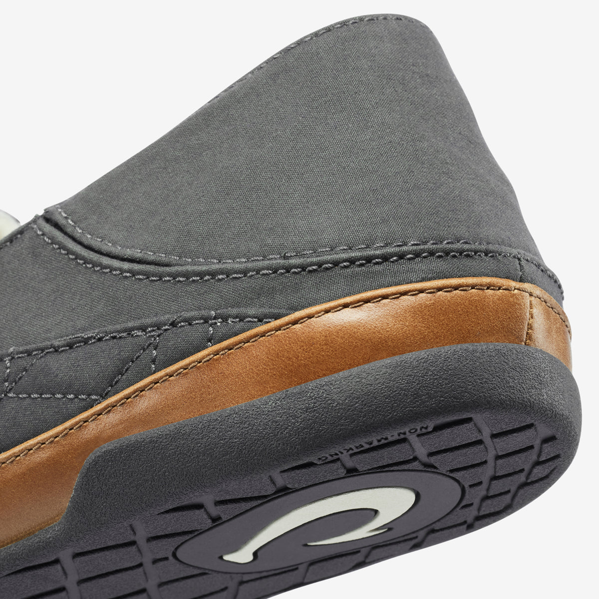 OluKai Hanohano Men’s Waxed Canvas Slippers - Men