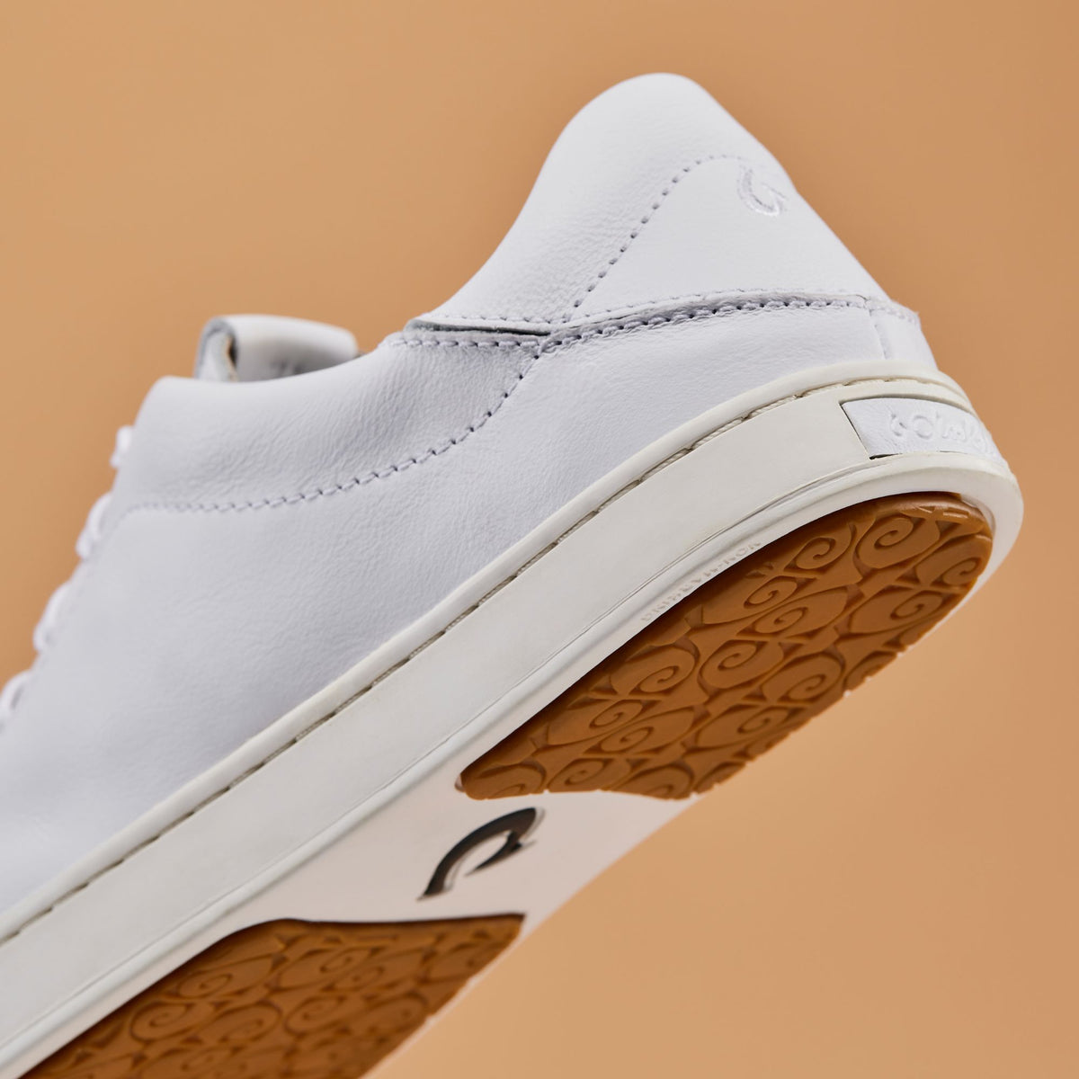 OluKai Pehuea Lī ‘Ili Women's Leather Sneakers - Women