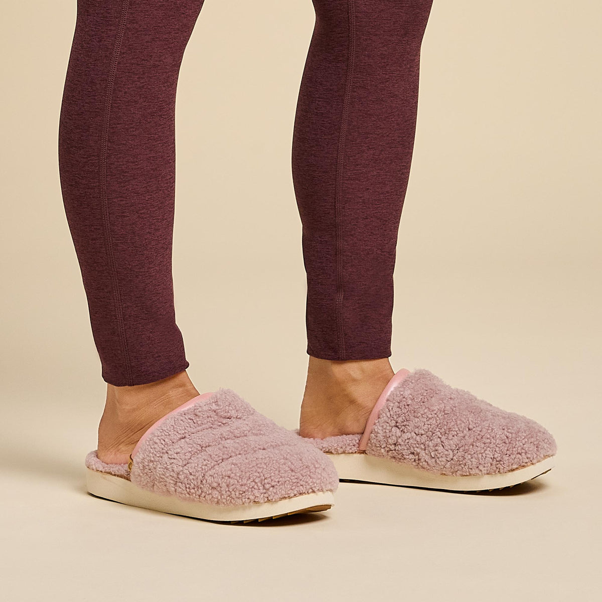 OluKai Pūpū Mua Women’s Shearling Mule Slipper - Women
