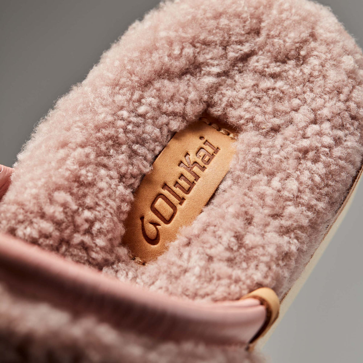 OluKai Pūpū Mua Women’s Shearling Mule Slipper - Women