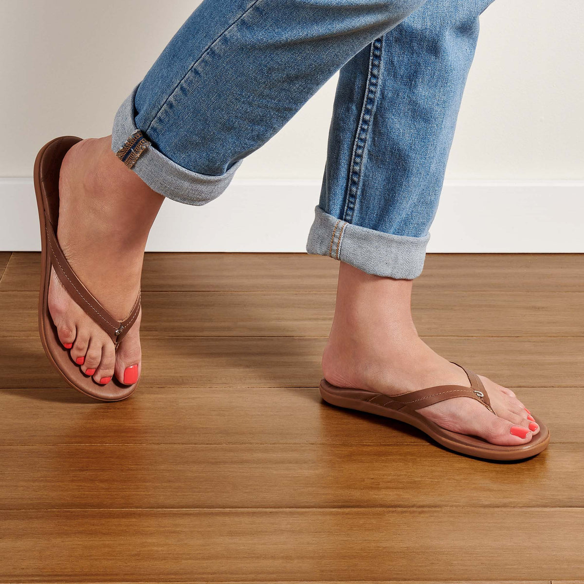 OluKai Honu Women’s Leather Beach Sandals - Women